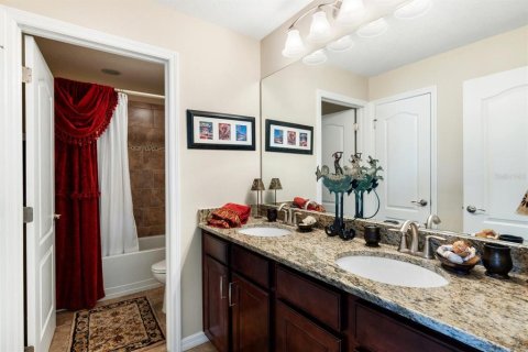 House in Sarasota, Florida 4 bedrooms, 300.54 sq.m. № 1832221 - photo 20
