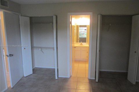 Condominio en alquiler en Coral Springs, Florida, 2 dormitorios, 68.75 m2 № 1950469 - foto 8