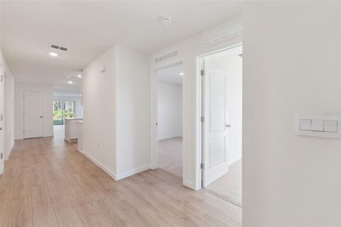 Villa ou maison à vendre à Ormond Beach, Floride: 5 chambres, 158.68 m2 № 2429013 - photo 2