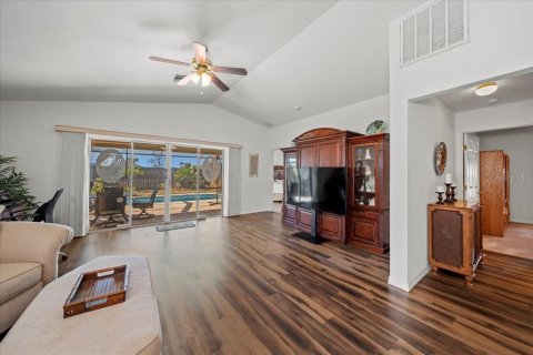 Casa en venta en Lake Wales, Florida, 2 dormitorios, 128.86 m2 № 2225203 - foto 11