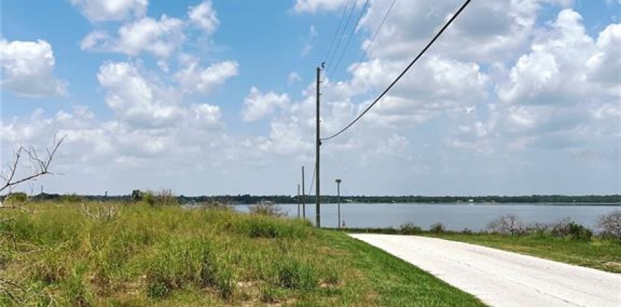 Land in Frostproof, Florida № 1554035