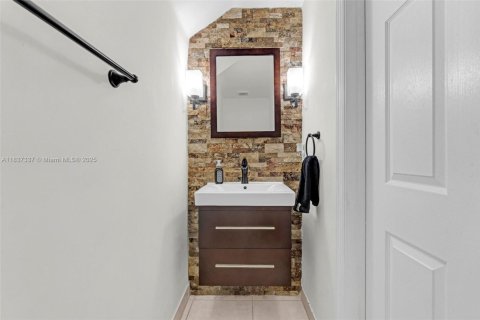 Townhouse in Homestead, Florida 3 bedrooms, 161.65 sq.m. № 1935264 - photo 26