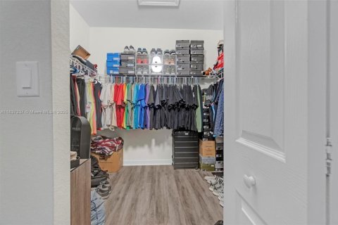 Townhouse in Homestead, Florida 3 bedrooms, 161.65 sq.m. № 1935264 - photo 13