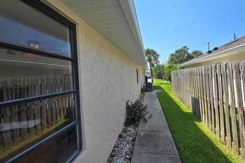 House in New Smyrna Beach, Florida 3 bedrooms, 148.83 sq.m. № 1242764 - photo 20