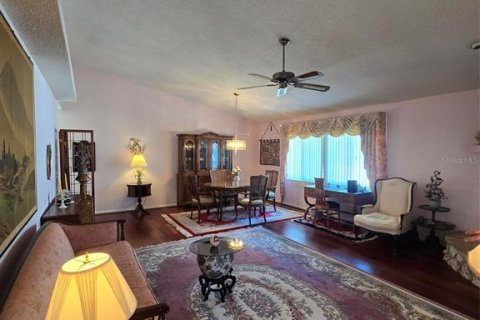 House in New Smyrna Beach, Florida 3 bedrooms, 148.83 sq.m. № 1242764 - photo 5
