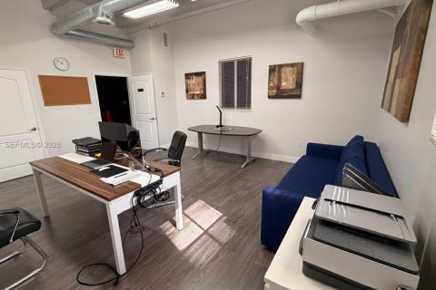 Propiedad comercial en venta en Doral, Florida № 2042598 - foto 13