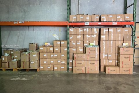 Propiedad comercial en venta en Doral, Florida № 2042598 - foto 16