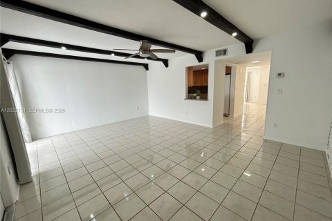 Touwnhouse à louer à Miami, Floride: 3 chambres, 151.43 m2 № 2176441 - photo 25