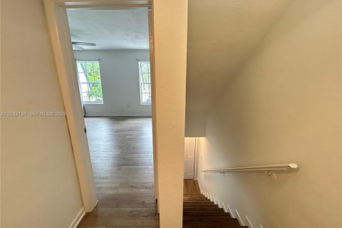 Touwnhouse à louer à Miami, Floride: 3 chambres, 151.43 m2 № 2176441 - photo 29