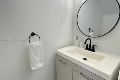 Touwnhouse à louer à Miami, Floride: 3 chambres, 151.43 m2 № 2176441 - photo 16