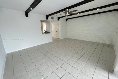 Touwnhouse à louer à Miami, Floride: 3 chambres, 151.43 m2 № 2176441 - photo 26