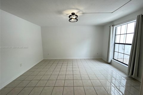 Touwnhouse à louer à Miami, Floride: 3 chambres, 151.43 m2 № 2176441 - photo 9