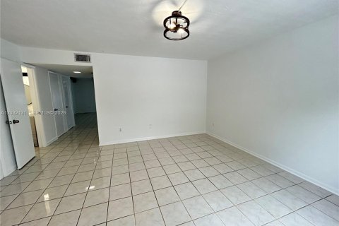Touwnhouse à louer à Miami, Floride: 3 chambres, 151.43 m2 № 2176441 - photo 8