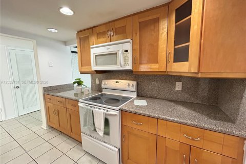 Touwnhouse à louer à Miami, Floride: 3 chambres, 151.43 m2 № 2176441 - photo 23