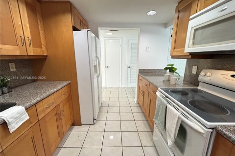 Touwnhouse à louer à Miami, Floride: 3 chambres, 151.43 m2 № 2176441 - photo 22