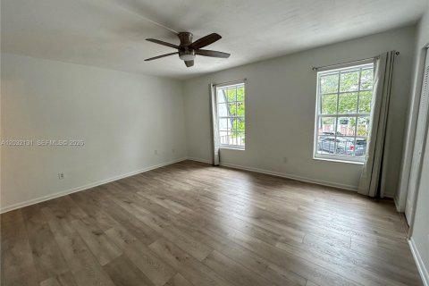 Touwnhouse à louer à Miami, Floride: 3 chambres, 151.43 m2 № 2176441 - photo 30