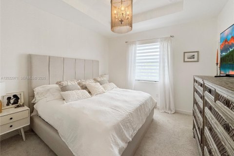 Снять в аренду таунхаус в Майами, Флорида 3 спальни, 141.21м2, № 2077645 - фото 20