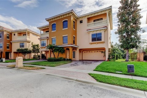 Townhouse in Tarpon Springs, Florida 3 bedrooms, 241.45 sq.m. № 1760288 - photo 1