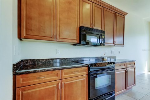 Townhouse in Tarpon Springs, Florida 3 bedrooms, 241.45 sq.m. № 1760288 - photo 17
