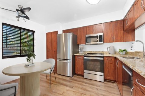 Copropriété à vendre à Pompano Beach, Floride: 1 chambre, 105.91 m2 № 1974602 - photo 2