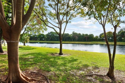 Copropriété à vendre à Pompano Beach, Floride: 1 chambre, 105.91 m2 № 1974602 - photo 13