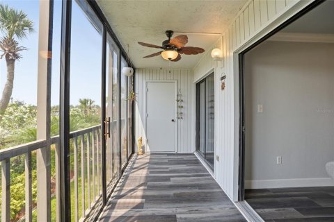 Condo in Port Charlotte, Florida, 2 bedrooms № 2166311 - photo 23