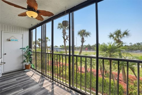 Condo in Port Charlotte, Florida, 2 bedrooms № 2166311 - photo 22