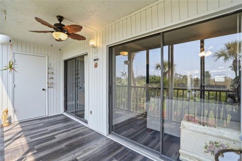 Condo in Port Charlotte, Florida, 2 bedrooms № 2166311 - photo 24