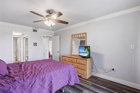 Condo in Port Charlotte, Florida, 2 bedrooms № 2166311 - photo 16