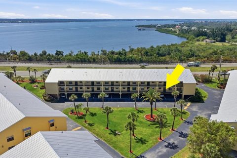 Condo in Port Charlotte, Florida, 2 bedrooms № 2166311 - photo 30