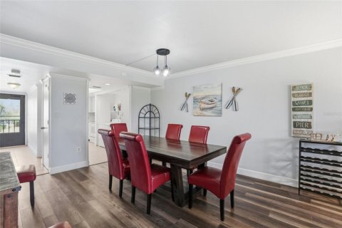 Condo in Port Charlotte, Florida, 2 bedrooms № 2166311 - photo 11