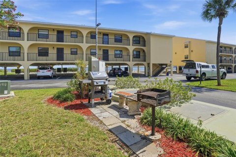 Condo in Port Charlotte, Florida, 2 bedrooms № 2166311 - photo 26