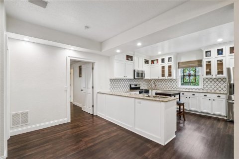 Villa ou maison à louer à Sanford, Floride: 4 chambres, 235.6 m2 № 2399264 - photo 4