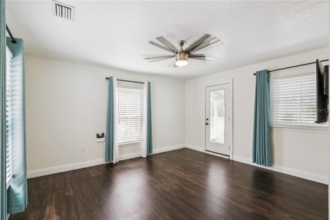 Villa ou maison à louer à Sanford, Floride: 4 chambres, 235.6 m2 № 2399264 - photo 15