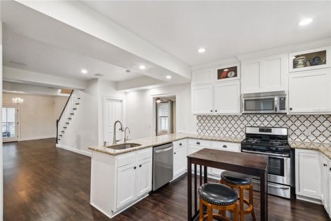 Villa ou maison à louer à Sanford, Floride: 4 chambres, 235.6 m2 № 2399264 - photo 5