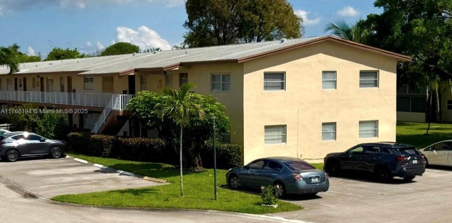 Condo in Margate, Florida, 1 bedroom  № 1704030