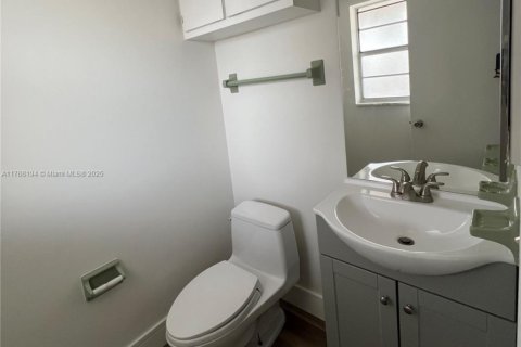 Condo in Margate, Florida, 1 bedroom  № 1704030 - photo 6