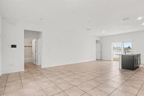 House in Ocala, Florida 4 bedrooms, 146.6 sq.m. № 2091678 - photo 6