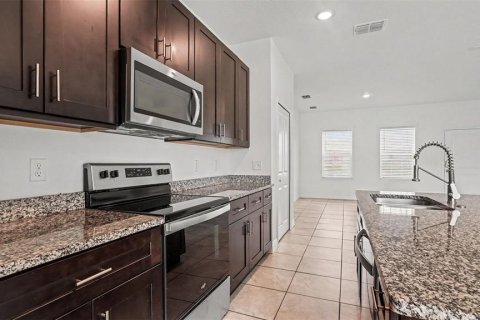 House in Ocala, Florida 4 bedrooms, 146.6 sq.m. № 2091678 - photo 9