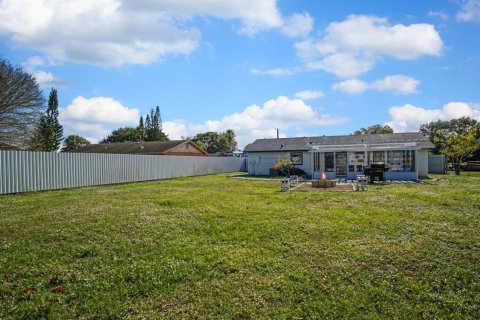 Casa en venta en St. Lucie, Florida, 4 dormitorios, 126.53 m2 № 2077871 - foto 25
