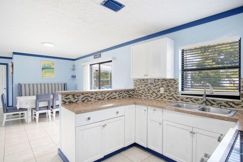 Casa en venta en St. Lucie, Florida, 4 dormitorios, 126.53 m2 № 2077871 - foto 6
