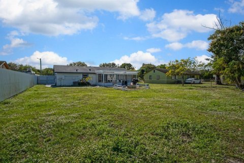 Casa en venta en St. Lucie, Florida, 4 dormitorios, 126.53 m2 № 2077871 - foto 26
