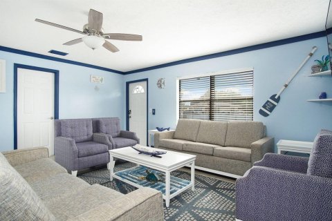 Casa en venta en St. Lucie, Florida, 4 dormitorios, 126.53 m2 № 2077871 - foto 3