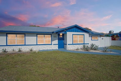 Casa en St. Lucie, Florida 4 dormitorios, 126.53 m2 № 2077871