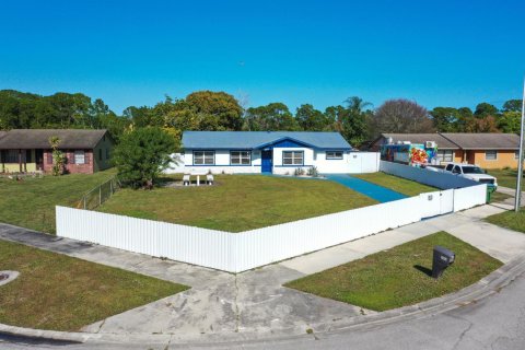 Casa en venta en St. Lucie, Florida, 4 dormitorios, 126.53 m2 № 2077871 - foto 30