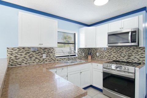 Casa en venta en St. Lucie, Florida, 4 dormitorios, 126.53 m2 № 2077871 - foto 8