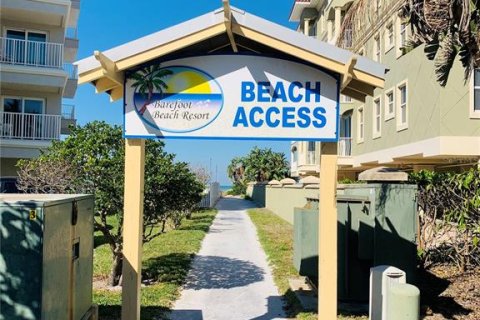 Condo in Indian Shores, Florida, 2 bedrooms  № 1565088 - photo 2
