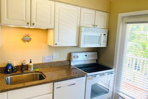 Condo in Indian Shores, Florida, 2 bedrooms  № 1565088 - photo 6