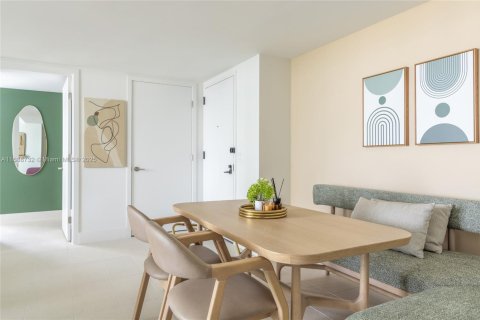 Condominio en alquiler en Miami, Florida, 2 dormitorios, 118.73 m2 № 2012194 - foto 18