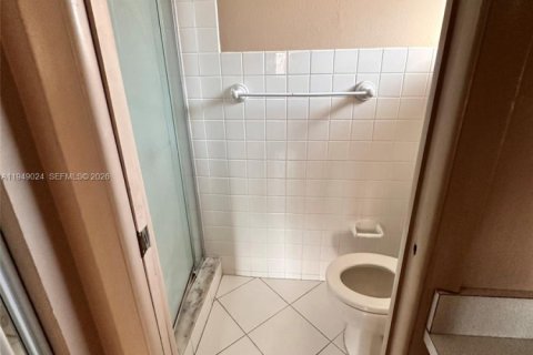 Снять в аренду квартиру в Пемброк-Пайнс, Флорида 2 спальни, 85.01м2, № 2004845 - фото 3